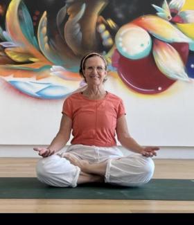 Yoga Gatineau et Ottawa pour ainés, Travail ou à Domicile Yoga Gatineau et Ottawa pour ainés, Travail ou à Domicile