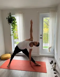 Cours de Yoga à Montréal (Entreprise, Domicile, École) | Santé Active