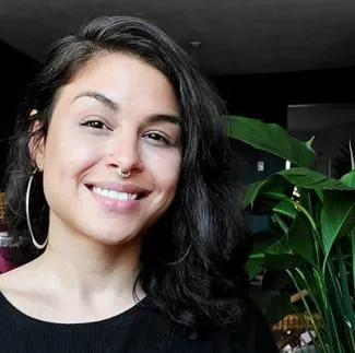 Professeure de Yoga à Domicile et en Entreprise Montréal